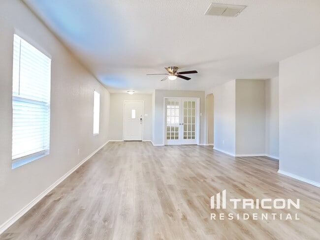 16247 Kentucky Ridge in Selma, TX - Building Photo - Building Photo