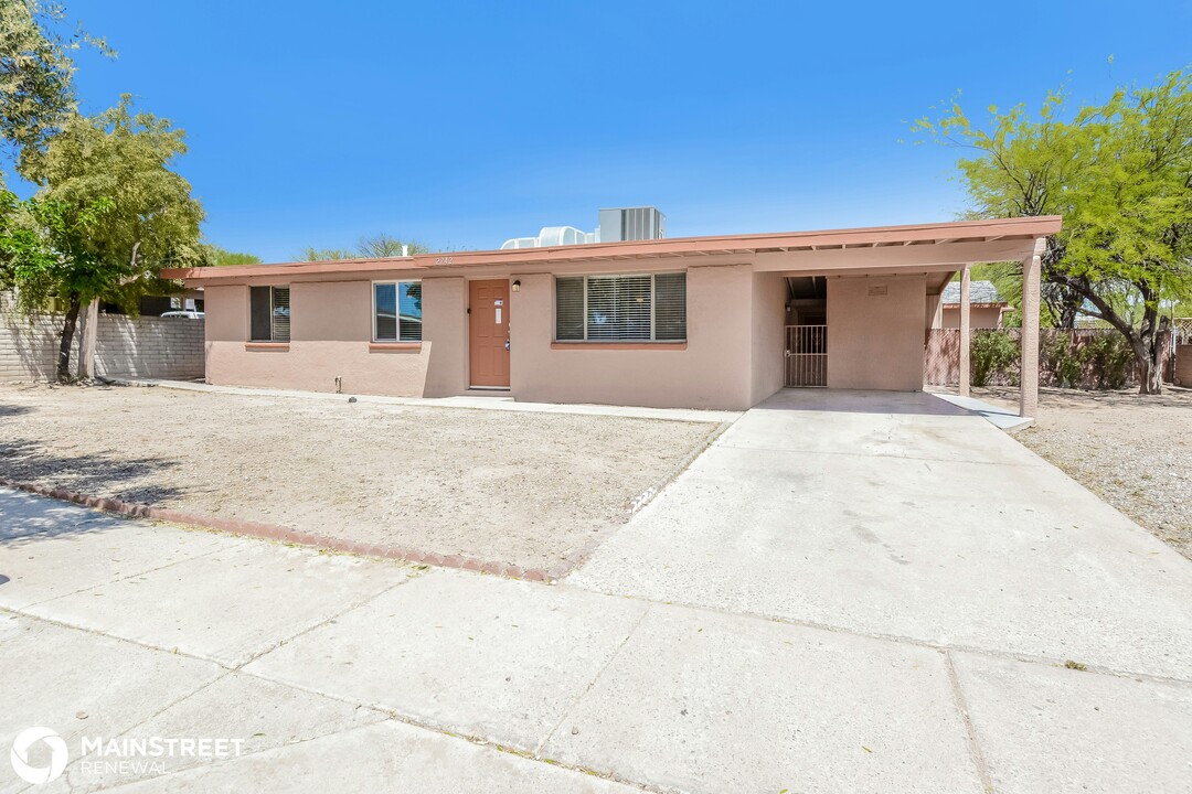 2742 W Dakota St in Tucson, AZ - Building Photo