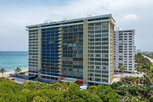 Cloister Del Mar Apartments