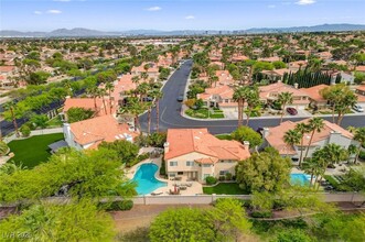 2329 Delina Dr in Las Vegas, NV - Foto de edificio - Building Photo