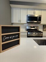 4836 S Michigan Ave, Unit Furnished Garden Unit in Chicago, IL - Building Photo