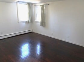 328 Mt Prospect Ave in Clifton, NJ - Building Photo