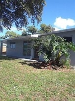 223 SE 14th Pl in Deerfield Beach, FL - Building Photo