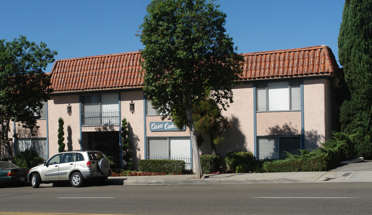 Casa Canada in Montrose, CA - Building Photo