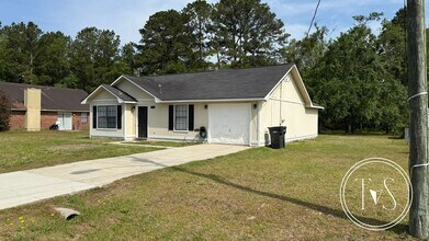193 Hunters Branch Dr in Hinesville, GA - Building Photo - Building Photo