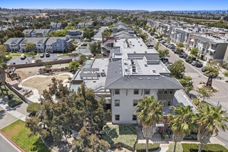 6797 Embarcadero Ln in Carlsbad, CA - Foto de edificio - Building Photo