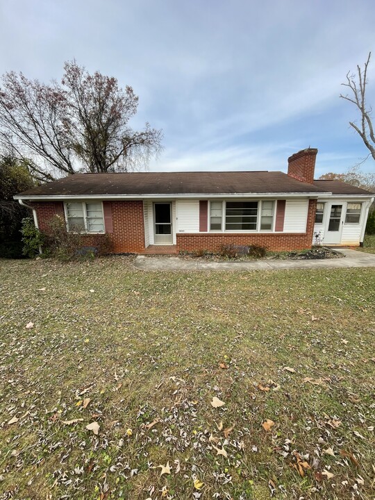 632 Winesap Rd in Madison Heights, VA - Building Photo