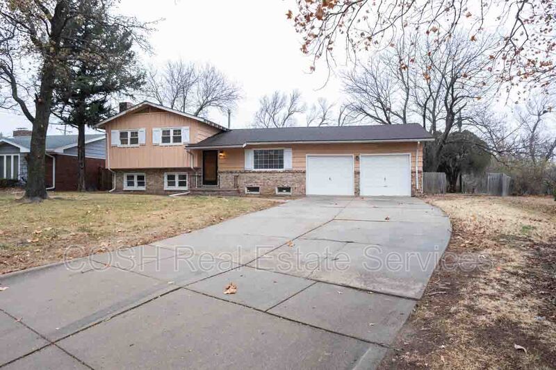 2605 N Pershing St in Wichita, KS - Building Photo