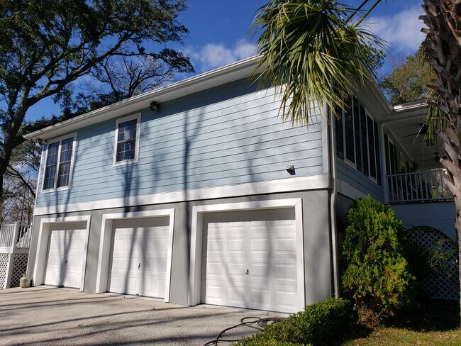 588 Main Rd in Johns Island, SC - Building Photo - Building Photo