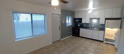 820 Apache Ave NW in Albuquerque, NM - Building Photo - Building Photo