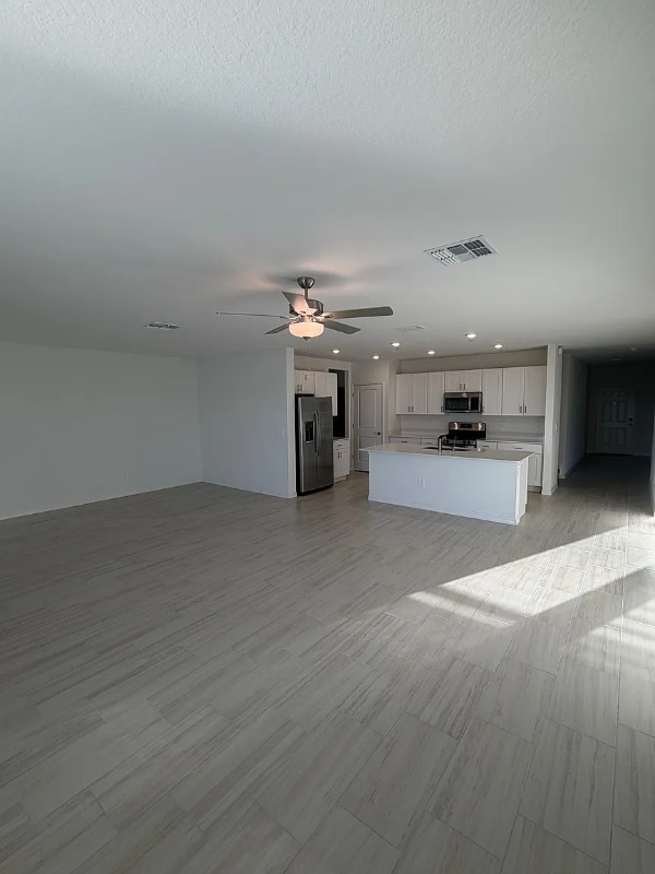 2376 Lanier Rd in Zephyrhills, FL - Foto de edificio - Building Photo