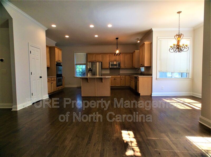 14225 Bankside Dr in Huntersville, NC - Building Photo