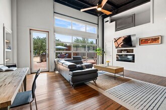 9801 Mor Dr in Dripping Springs, TX - Building Photo - Building Photo