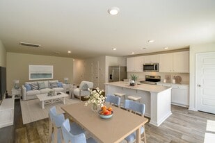 64 Striker Rd in Port Wentworth, GA - Building Photo