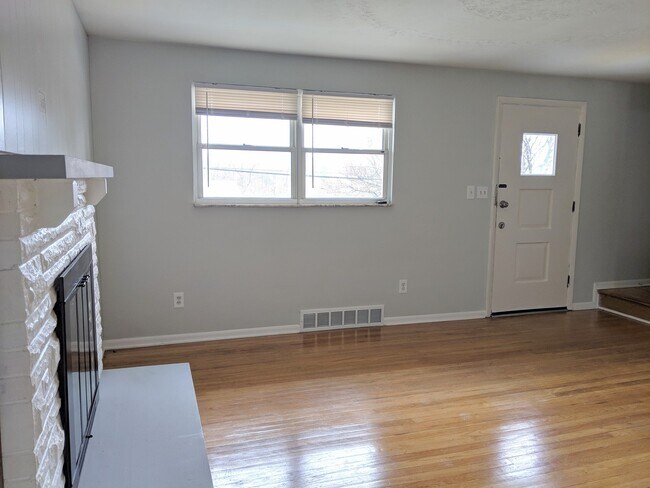 2524 Hill St in Pittsburgh, PA - Building Photo - Building Photo