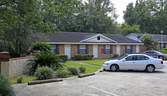 Camellia Knoll in Tallahassee, FL - Foto de edificio - Building Photo