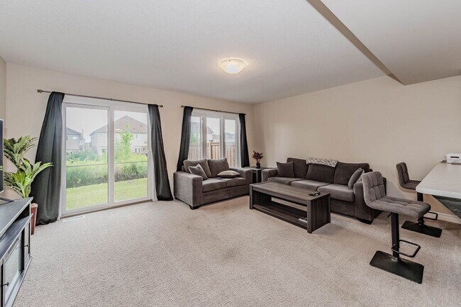 32 Mccann St in Guelph, ON - Building Photo - Building Photo