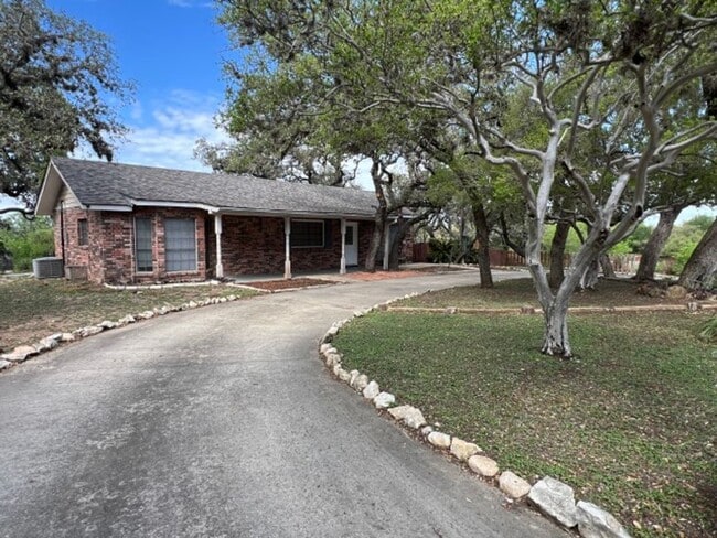 10267 Mount Crosby Dr in San Antonio, TX - Building Photo - Building Photo