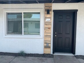 134 Starr Ave in Turlock, CA - Building Photo - Building Photo