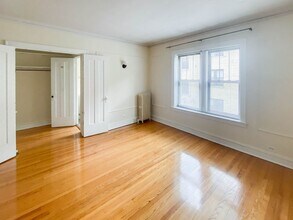 1950 W Wilson Ave, Unit 1944-2M in Chicago, IL - Building Photo - Building Photo