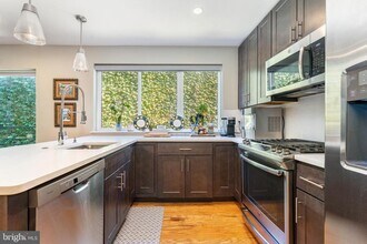 1647 E Eyre St in Philadelphia, PA - Building Photo - Building Photo