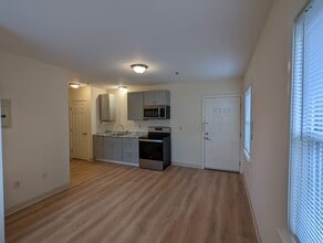 6 Summer St in Nashua, NH - Foto de edificio - Building Photo