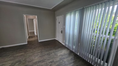 812 N Fuller Ave in Los Angeles, CA - Foto de edificio - Building Photo