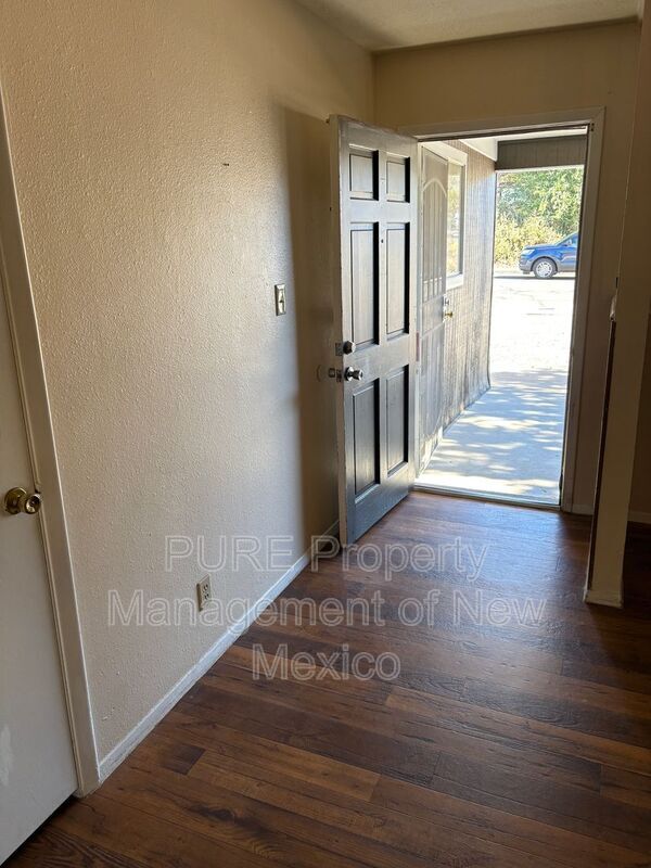 901 Alice Ct NE in Albuquerque, NM - Building Photo - Building Photo