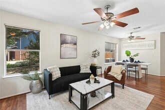 8411 Glen Canyon Dr in Round Rock, TX - Building Photo - Building Photo