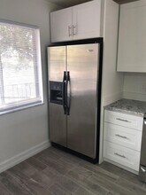 8550 N Sherman Cir in Miramar, FL - Building Photo - Building Photo