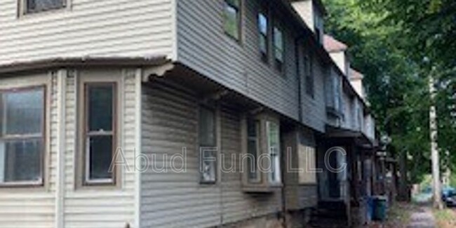 142 Parsells Ave