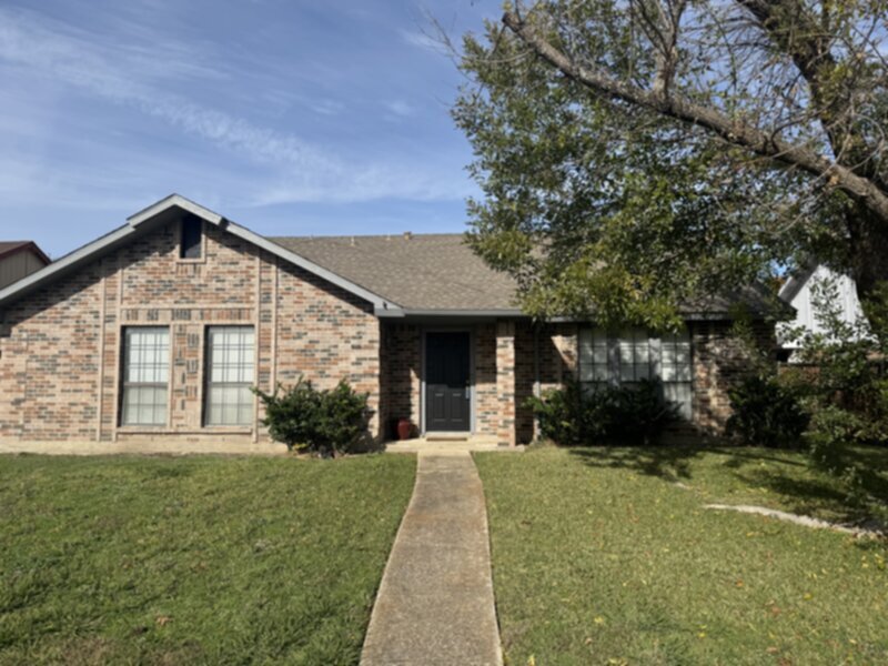 7025 Wills Dr in Garland, TX - Building Photo