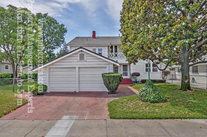 126 E Cleveland St in Stockton, CA - Foto de edificio