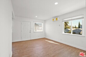 530 Almond Ave in Long Beach, CA - Building Photo - Building Photo