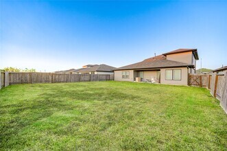 6846 Dell Vista Drive in Rosenberg, TX - Building Photo - Building Photo