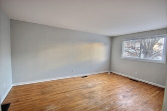 594 High St in Moncton, NB - Building Photo - Building Photo