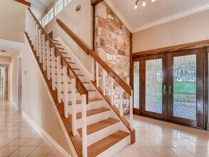 1713 Bay Hill Dr in Austin, TX - Building Photo - Building Photo
