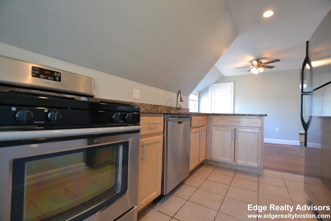 29 Coolidge Hill Rd in Watertown, MA - Foto de edificio