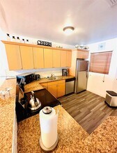 2433 SW 58th Manor in Fort Lauderdale, FL - Building Photo - Building Photo