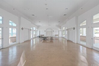 580 W Main St in Alhambra, CA - Building Photo - Building Photo