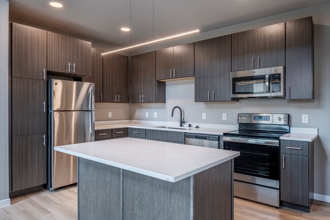 The Tuxedo Apartments in Madison, WI - Building Photo - Interior Photo