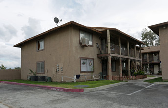 Villa Paseo in San Bernardino, CA - Building Photo - Building Photo