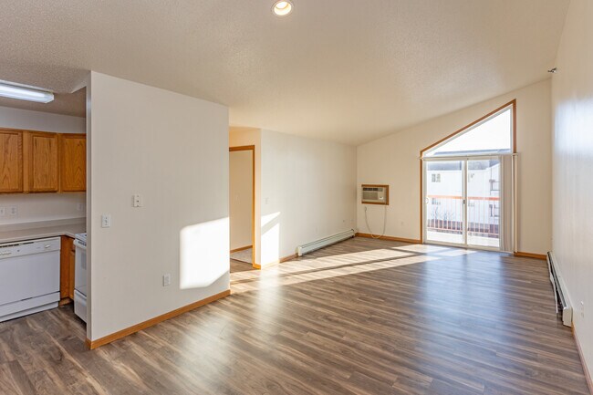 Central Park Apartments in Fargo, ND - Building Photo - Interior Photo