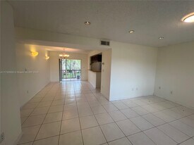 8401 SW 107th Ave, Unit 322E in Miami, FL - Building Photo