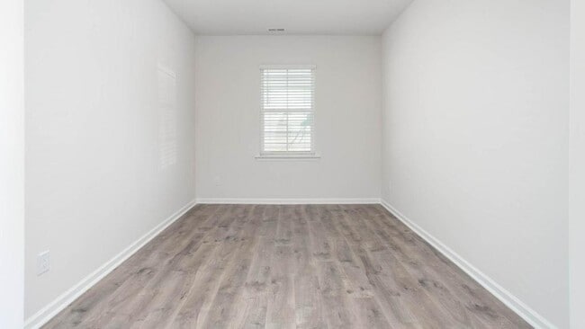 7424 Buckpasser Dr in Greensboro, NC - Building Photo - Building Photo