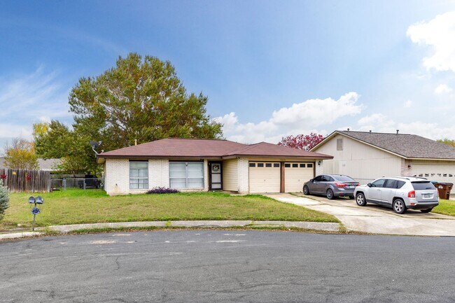 10610 Green Vista St in San Antonio, TX - Building Photo - Building Photo