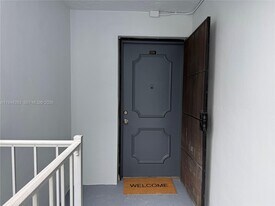 9431 Live Oak Pl in Davie, FL - Building Photo