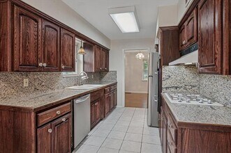 1725 Mapleton Dr in Dallas, TX - Building Photo - Building Photo