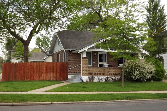 2995 S Acoma St in Englewood, CO - Foto de edificio - Building Photo