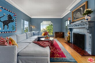 7918 Hillside Ave in West Hollywood, CA - Building Photo - Building Photo